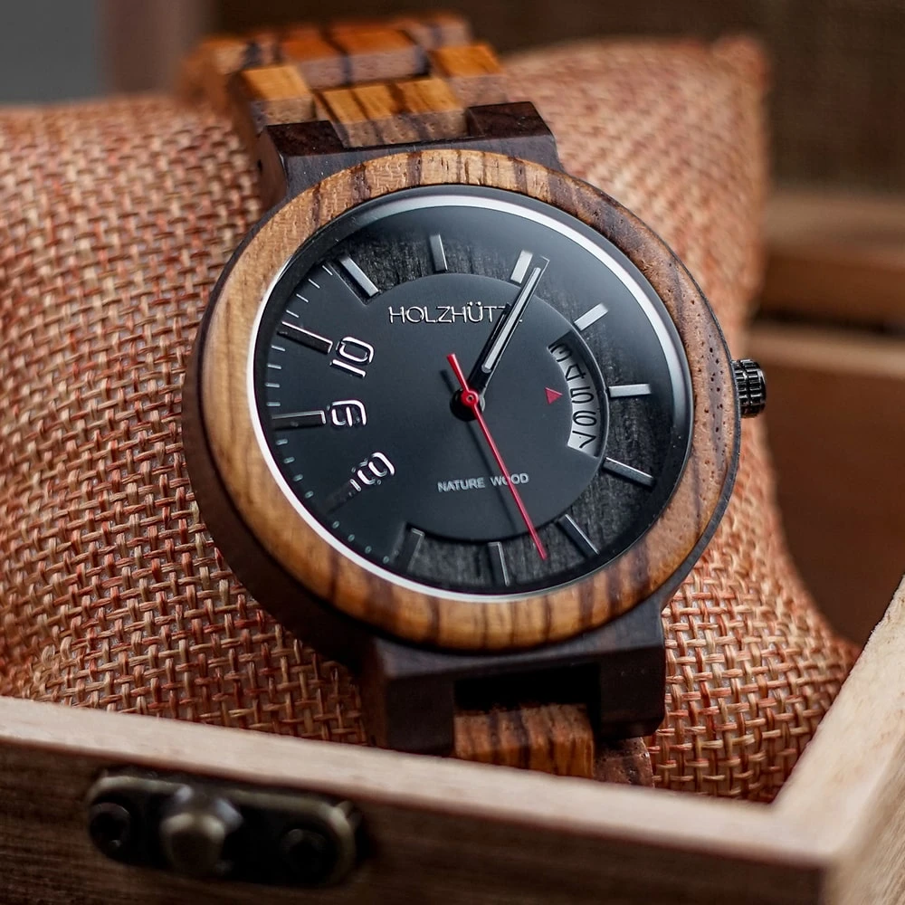 Holzhütte Kleine Auswahl unserer Produkte Armbanduhren aus Handarbeit